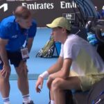 Sinner visitato dal medico degli Australian Open