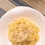 un piatto di pasta cacio e pepe