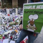 Charlie hebdo, fiori dopo l'attentato