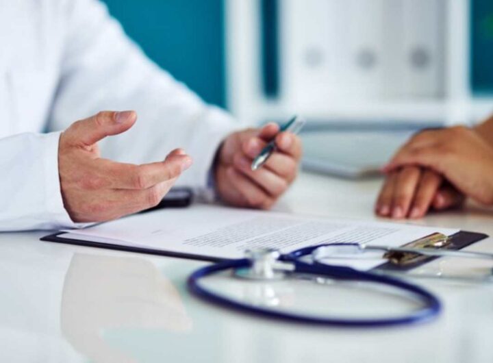 Dottore prende appunti