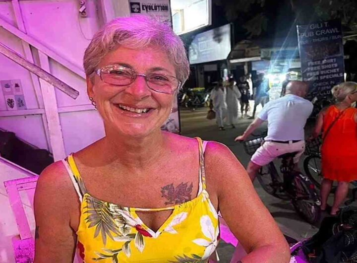 la donna che vaga nuda in hotel