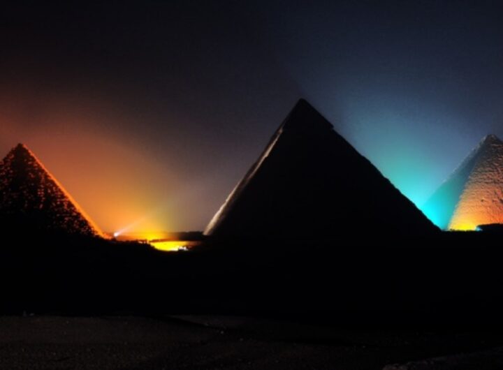 piramidi di giza al tramonto