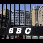La Rai non è la Bbc, cantava Renzo Afbore e Giovanni Valentini spiega perché