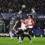 Azione durante la partita di Champions Milan-Feyenoord
