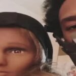 Un uomo sposato con un robot da cinque anni