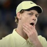 Sinner perplesso in campo