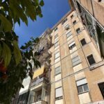 Il palazzo dove è avvenuta la tragedia di Acerra