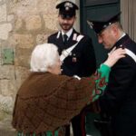 anziana parla ai carabinieri