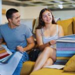 i colori fuori moda nel 2025