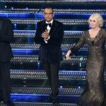 carlo conti con gerry scotti e antonella clerici a sanremo