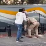 Ed Sheeran suona in strada in India