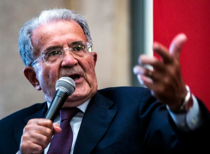 Romano Prodi spiazza Gruber e Schlein, i riformisti del Pd aspettano le elezioni: le ultime della politica, nella foto romano prodi