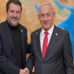 Salvini stringe la mano a Netanyahu