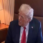 Trump parla a bordo dell'Air Force One