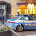 vigevano poliziotti insultati