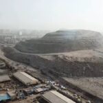 La discarica di Ghazipur, la montagna di spazzatura più alta del mondo