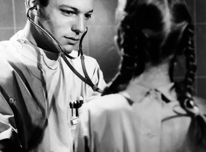 Richard Chamberlain è morto a 90 anni: dopo Kildare e Uccelli di rovo fece il coming out