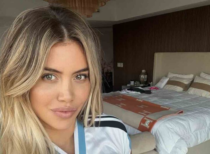 Wanda Nara con la maglia dell'Argentina