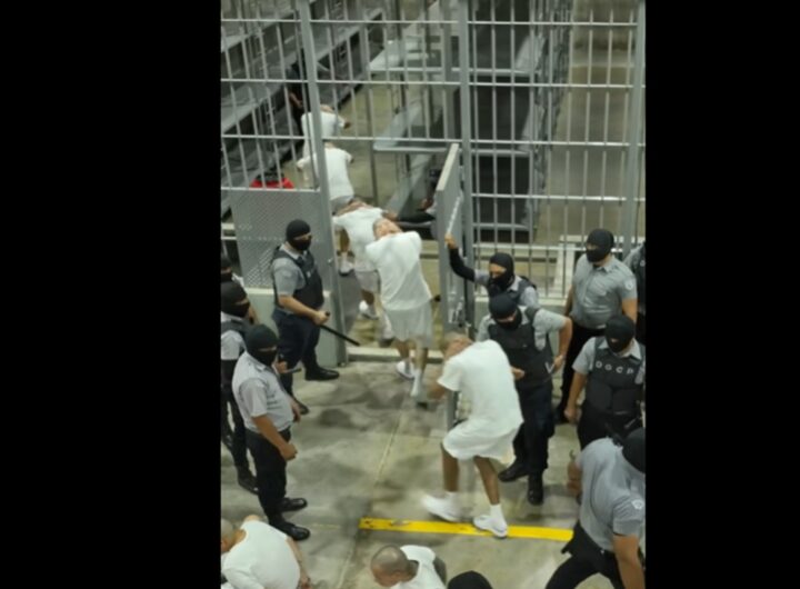 Un frame del video pubblicato dal presidente salvadoregno Nayib Bukele