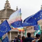 La manifestazione per l'Europa a Roma in piazza del popolo, Un giornale di notizie fisicamente diverso e diversamente fruibile, una nuova settimana di test in pdf