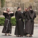 alcuni frati
