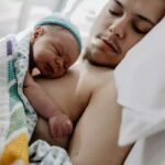 Due gay hanno dato vita in modo naturale a un bambino che ha ora due anni: ma uno è nato donna