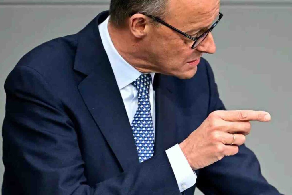 La crisi della Germania, analisi sulle cause remote e recenti, perché ci tocca da vicino, nella foto Friedrich Merz