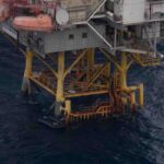 La piattaforma in cui hanno trovato rifugio 32 migranti