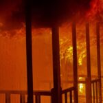 Gli incendi divampati nella notte in alcuni stabilimneti di Ostia