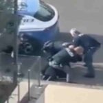 Il gironalista che viene bloccato a terra a Cosenza