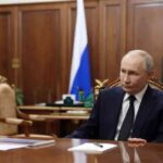 Putin nel suo studio in Russia