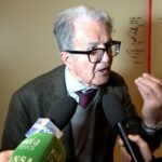 In Italia c’è davvero una “deriva democratica”? Alziamo il velo del pregiudizio ideologico, Romano Prodi (Foto Ansa)