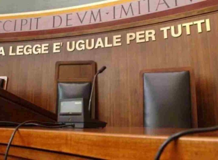 un tribunale