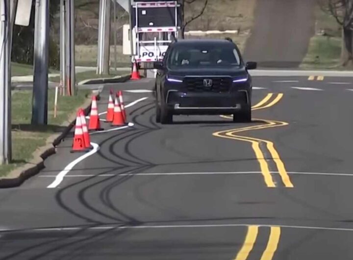 Linee ondulate sulle strade per far rallentare gli automobilisti