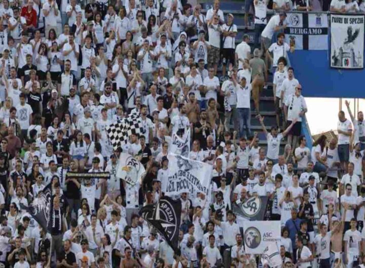 Tifosi Spezia sugli spalti