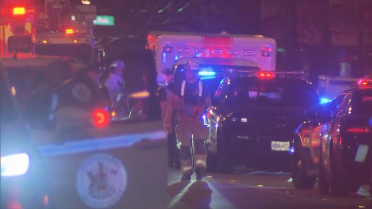 Auto sulla folla a Vancouver, morti e feriti, la polizia esclude terrorismo, arrestato l’attentatore