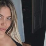Wanda Nara selfie in bikini