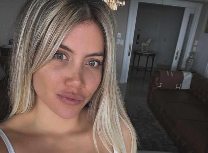 Wanda Nara si fa un selfie