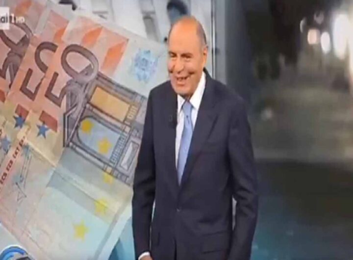 Bruno Vespa durante la conduzione di Porta a Porta