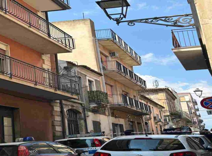 La casa di Misterbianco da cui è volta giù la bambina di sette mesi