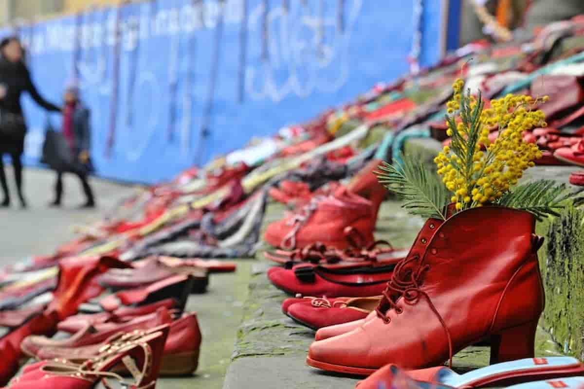 femminicidio scarpe rosse