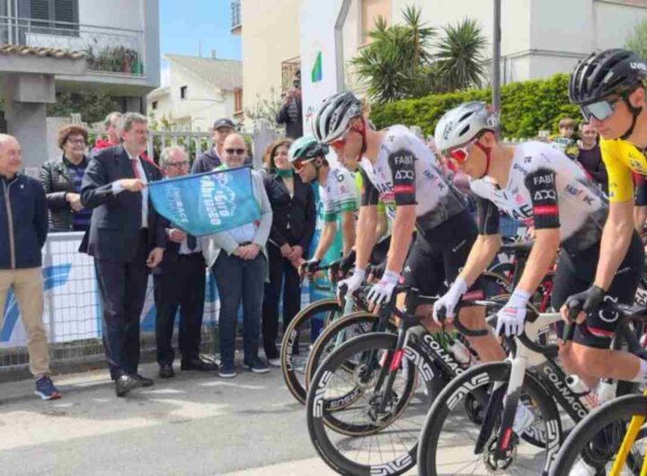 L'inaugurazione del Giro d'Abruzzo