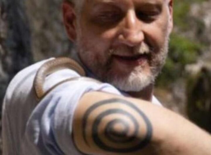 alessandro giuli tatuaggio