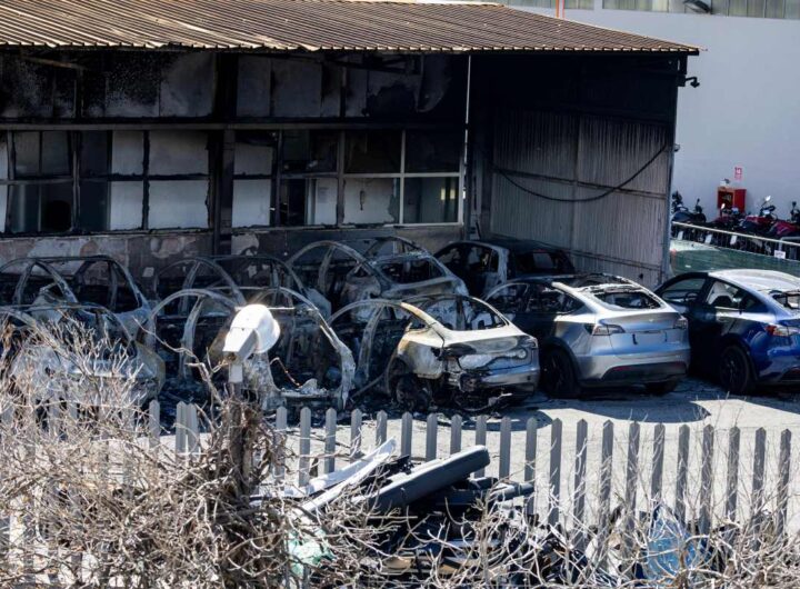 incendio tesla a roma