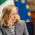 giorgia meloni controlla salvini