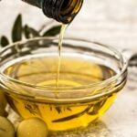 L'olio extravergine di oliva rafforza la memoria e protegge il cervello dall'Alzheimer? Nella foto Olio extravergine di oliva