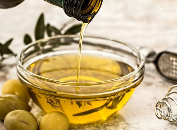 L'olio extravergine di oliva rafforza la memoria e protegge il cervello dall'Alzheimer? Nella foto Olio extravergine di oliva