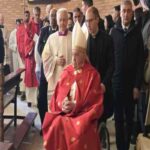 Papa bergoglio apre la Porta Santa dal carcere romano di Rebibbia