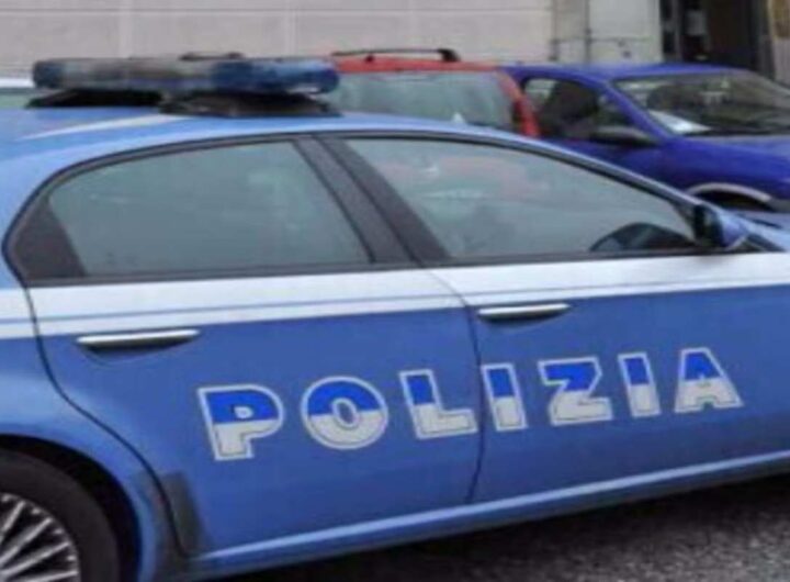 Un'auto della Polizia