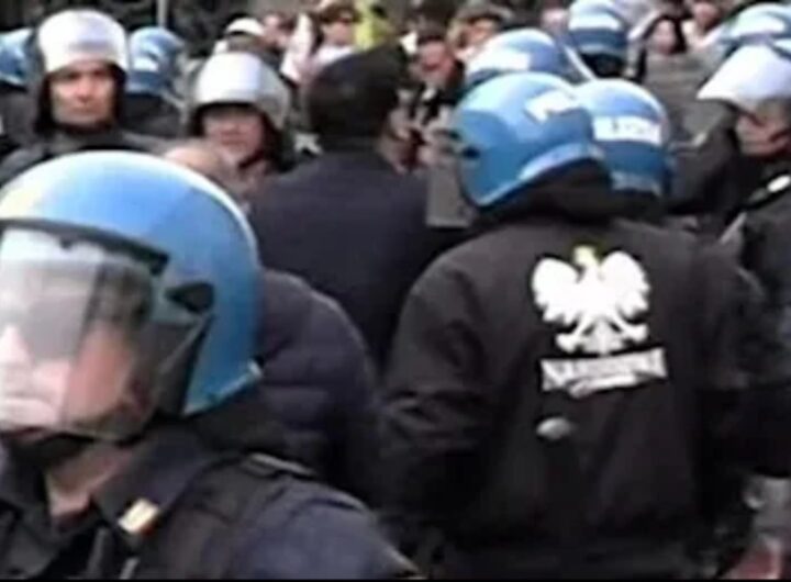 poliziotto felpa nazi